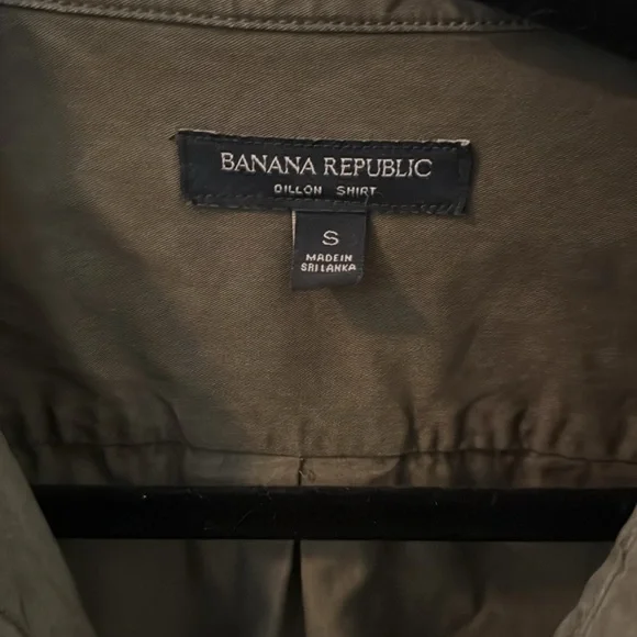 Women’s small banana republic light weight shirt jacket never worn - Picture 2 of 3